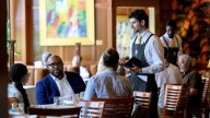 Restaurant reservations spike for Thanksgiving as grocery store prices bite