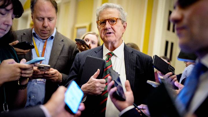Sen John Kennedy introduces bills to halt Congress pay during shutdown
