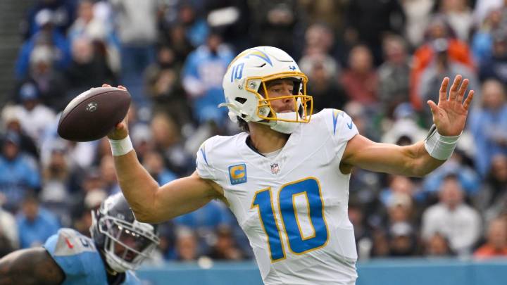 Betting Steelers-Chargers on Sunday night: Picks for Justin Herbert...