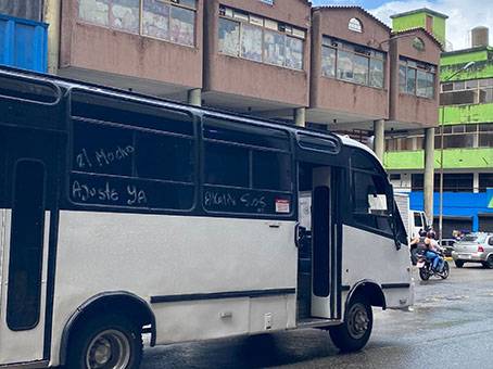 Transporte público solicita ajustar el pasaje a $0.50 dólares