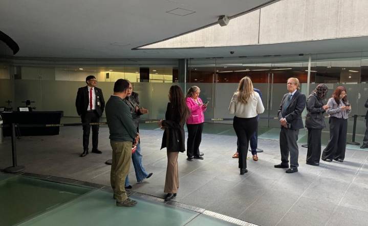 Prohíben acceso de prensa al Senado tras presunta renuncia del fiscal Gertz