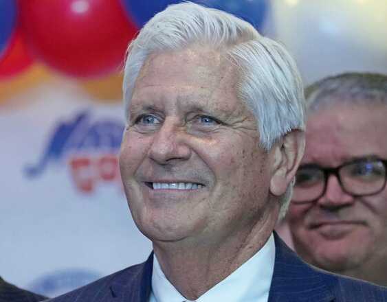 Blakeman logra la reelección y rompe una tradición electoral