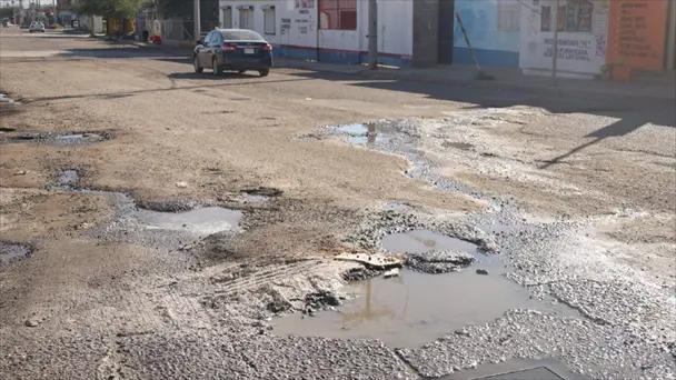 Persisten afectaciones por baches en Hermosillo