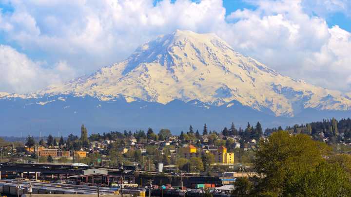 Mount Rainier National Park Experts Worried As 74 Year-Old Photo Shows Something No One Wanted To See