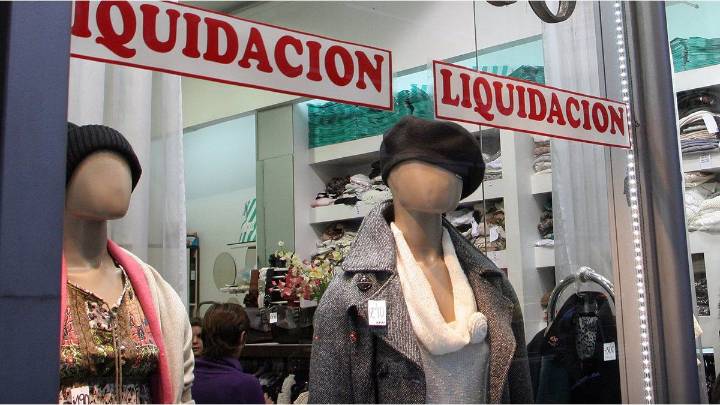 Avenida Avellaneda en modo "Cyber Monday": alquileres al 50% por derrumbe del consumo y presión de Shein y Temu