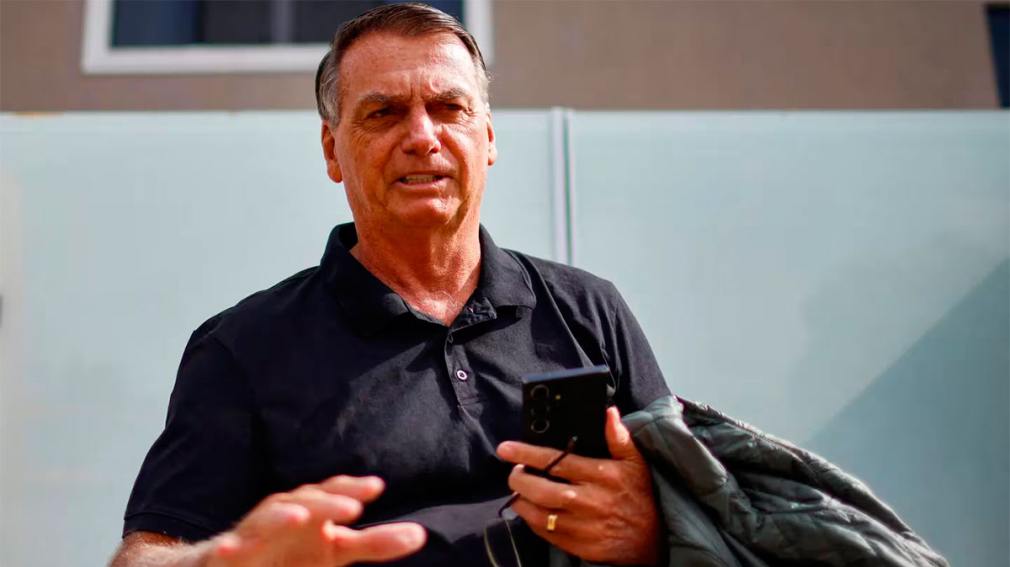 Bolsonaro afirmó que quiso sacarse la tobillera por efectos de una medicación que le causó alucinaciones