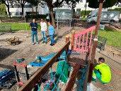 El Ayuntamiento reforma la zona infantil del parque San Álvaro de Los Pacos