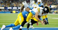Chargers get 3rd straight win, shutdown Aaron Rodgers and the Steelers 25
