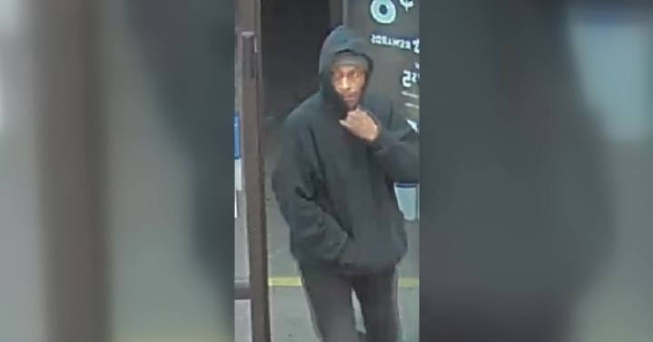 Iowa City police catch suspect in Casey's robbery on Dubuque St.