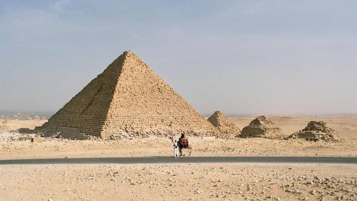 Los expertos detectan unas anomalías llenas de aire en la pirámide de Micerino que indicarían la presencia de una nueva entrada oculta