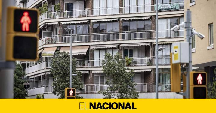 La FAVB cifra en 114.000 las viviendas "secuestradas" en Barcelona por la especulación y el uso turístico