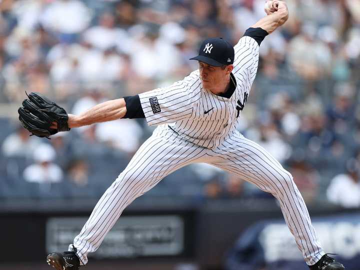 Los Yankees ejercieron su opción sobre Tim Hill