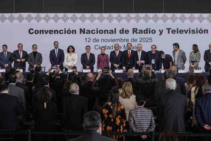 Claudia Sheinbaum invita a la CIRT a debatir la reforma electoral