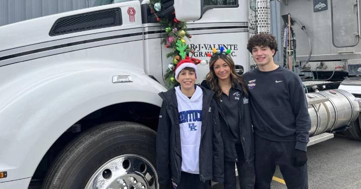 Valente family continues turkey tradition, donating 2,000