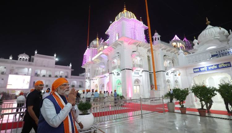 After Whirlwind Political Engagements In Poll-Bound Bihar, PM Modi Prays At Patna Sahib Gurdwara