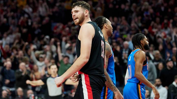 Trail Blazers rally from 22 down to hand Thunder their first loss