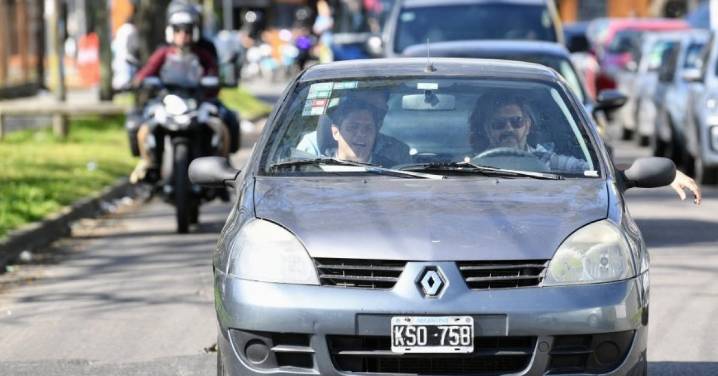 El famoso Clío de Axel Kicillof adeuda más de un millón de pesos en infracciones