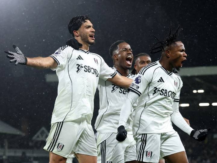 VIDEO: Raúl Jimenez salva en la línea de gol y Fulham triunfa