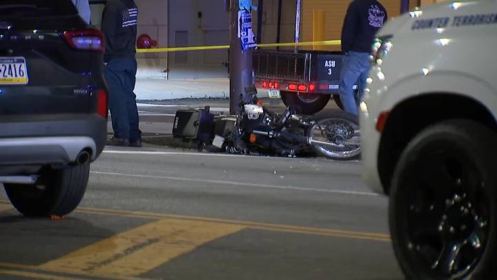 Philly officer on dirt bike hurt after crash on Broad Street