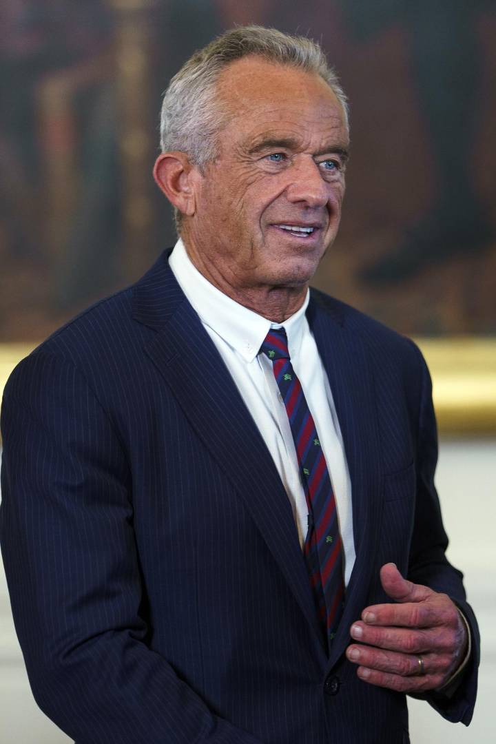 Secretario Kennedy Jr. ordena vincular las vacunas con el autismo en la  web gubernamental