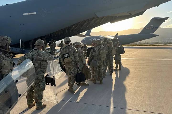 Soldados de la Guardia Nacional de EE. UU. desplegados en Portland y Chicago regresarán...