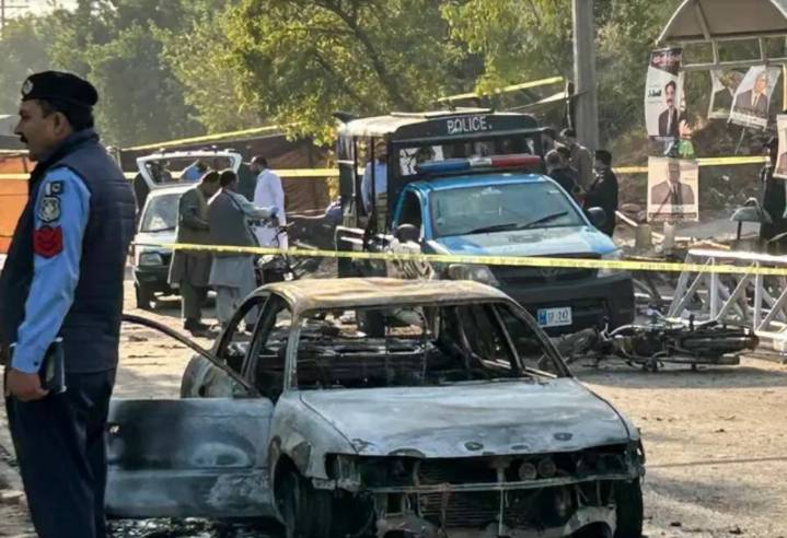 Atentado suicida en tribunal de Islamabad deja 12 muertos