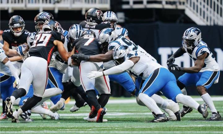 Carolina Panthers sacan victoria en tiempo suplementario contra los Falcons por 30