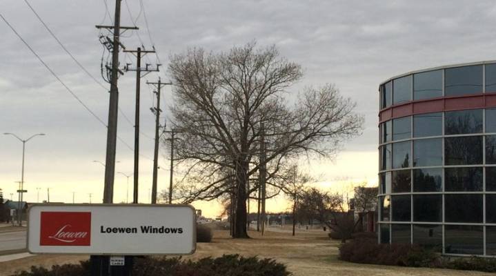 Loewen Windows Employee to Marry Barkman Concrete Employee