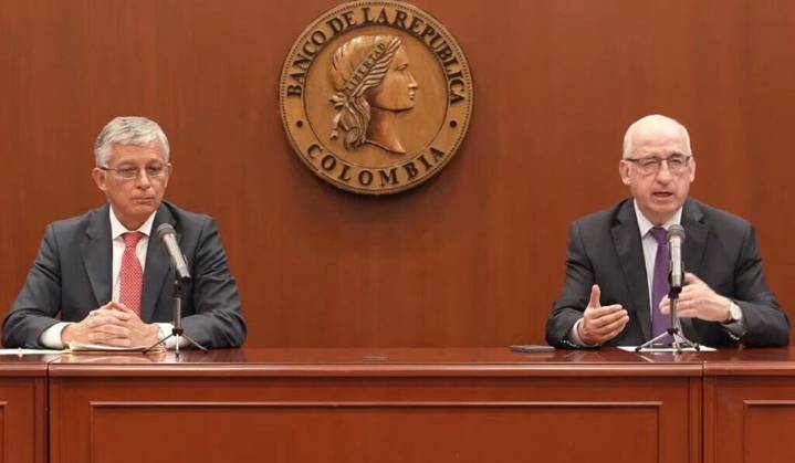 Banco de la República advierte que un alto aumento del salario mínimo pondría en riesgo la meta de inflación