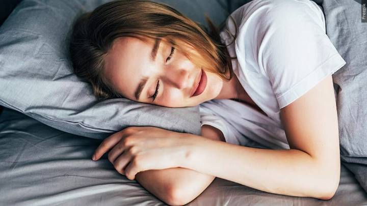 How the Time Change Disrupts Sleep — And What Safe Sleep Aids Actually Work