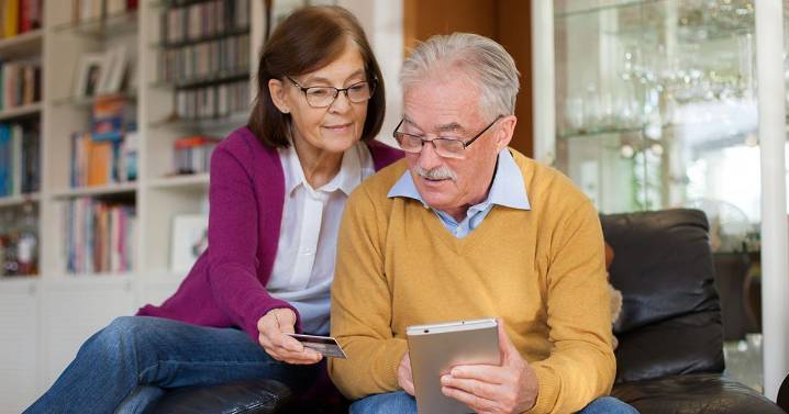 Pension warning issued to higher-rate taxpayers ahead of Budget