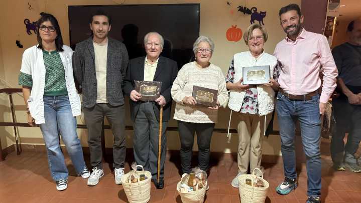 Aínsa rinde homenaje a Trinidad Grasa y Merche Torres, precursoras de la Residencia Comarcal La Solana