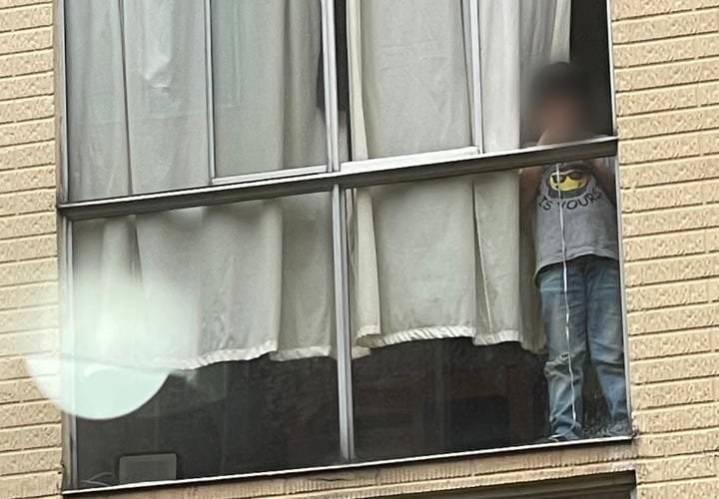 Policía rescata a menor abandonado en Suba tras dramático llamado desde una ventana