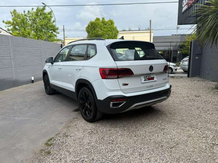 Para cerrar el año 2025 con todo…»Autos Oscar» presenta este VW TAOS 1.4 250 Tsi Comfortline