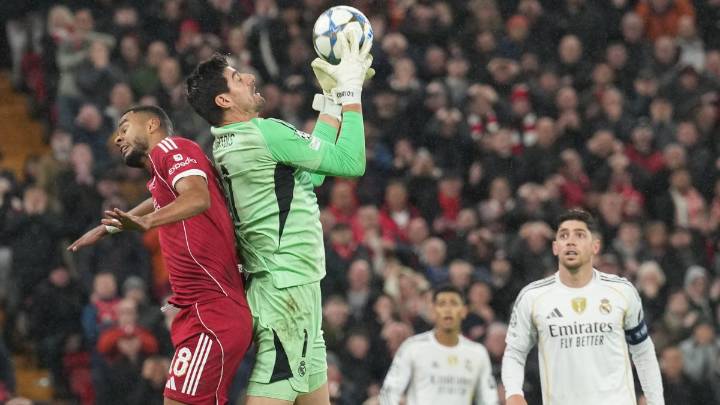 Courtois evita goleada del Real Madrid en derrota ante Liverpool por la Champions League