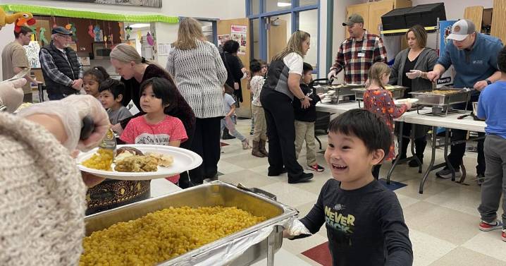 Denali Elementary celebrates Thanksgiving