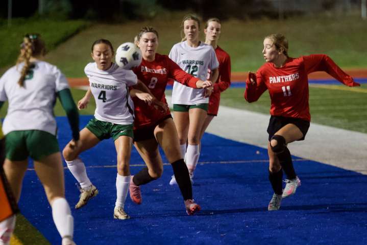 Snohomish girls soccer advances to district title match