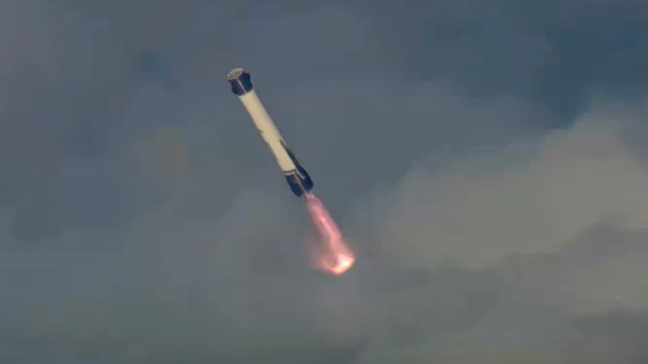 Video: Jeff Bezos's Blue Origin lands building