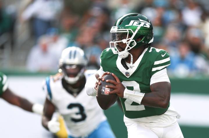 Jets to bench Justin Fields, will start Tyrod Taylor vs. Ravens