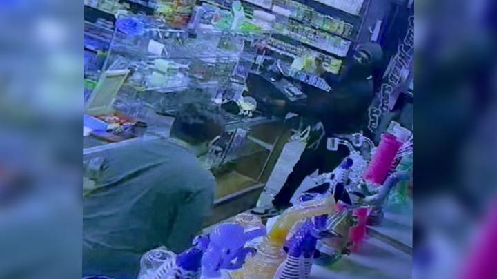 Smoke shop employee assaulted during robbery near Brady Street