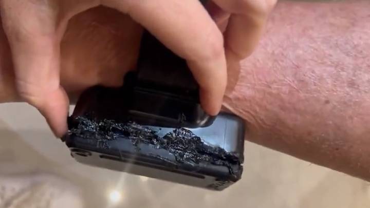 Video revela que Jair Bolsonaro intentó quemar su tobillera electrónica con un soldador