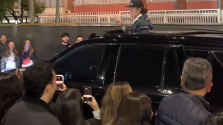 Beéle engañó a los fans de Dua Lipa y desató risas entre los asistentes al concierto de la cantante