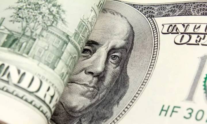 Precio del dólar del 26 de noviembre se mantiene entre los 243 Bs.