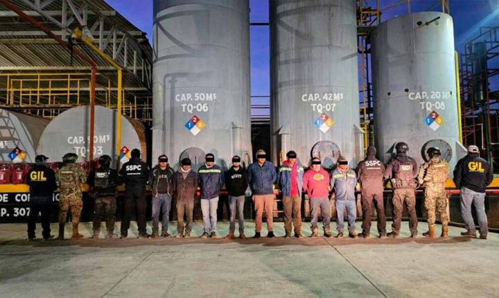 Fuerzas federales incautan 250 mil litros y arrestan a ocho personas en Veracruz