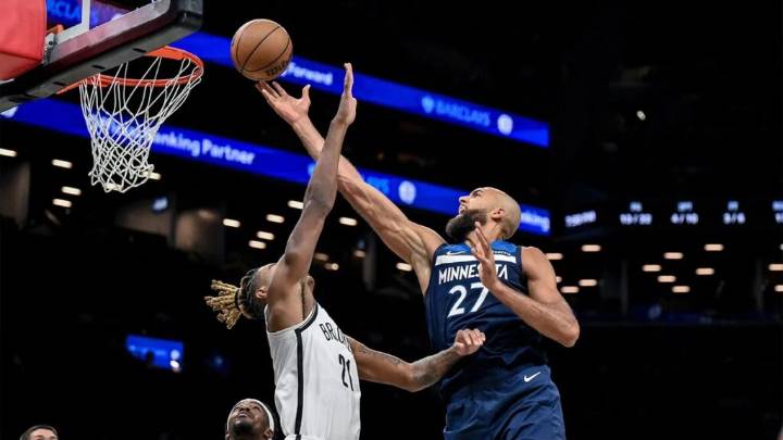 Timberwolves despiertan en el último cuarto y evitan desastre ante Nets