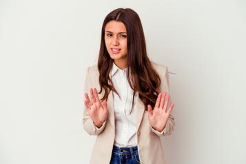 Presenta presidenta de México reforma constitucional para penalizar el acoso sexual tras ser agredida