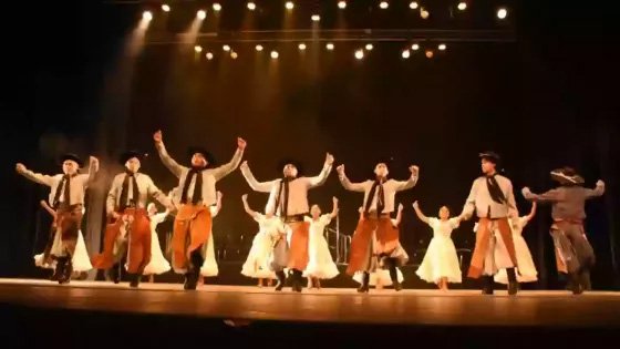 “Confluencia” de bailarines en el teatro Juan Carlos Saravia