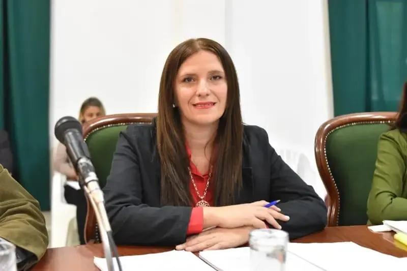 Una concejal de Orán habría comprado una fotocopiadora usada, la facturó como nueva y el equipo no funciona