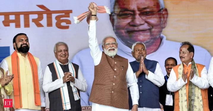 Video: PM Modi's 'gamccha moment' goes viral