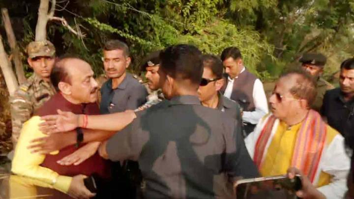 You are drunk: Bihar Deputy CM, RJD leader spar on road over convoy attack